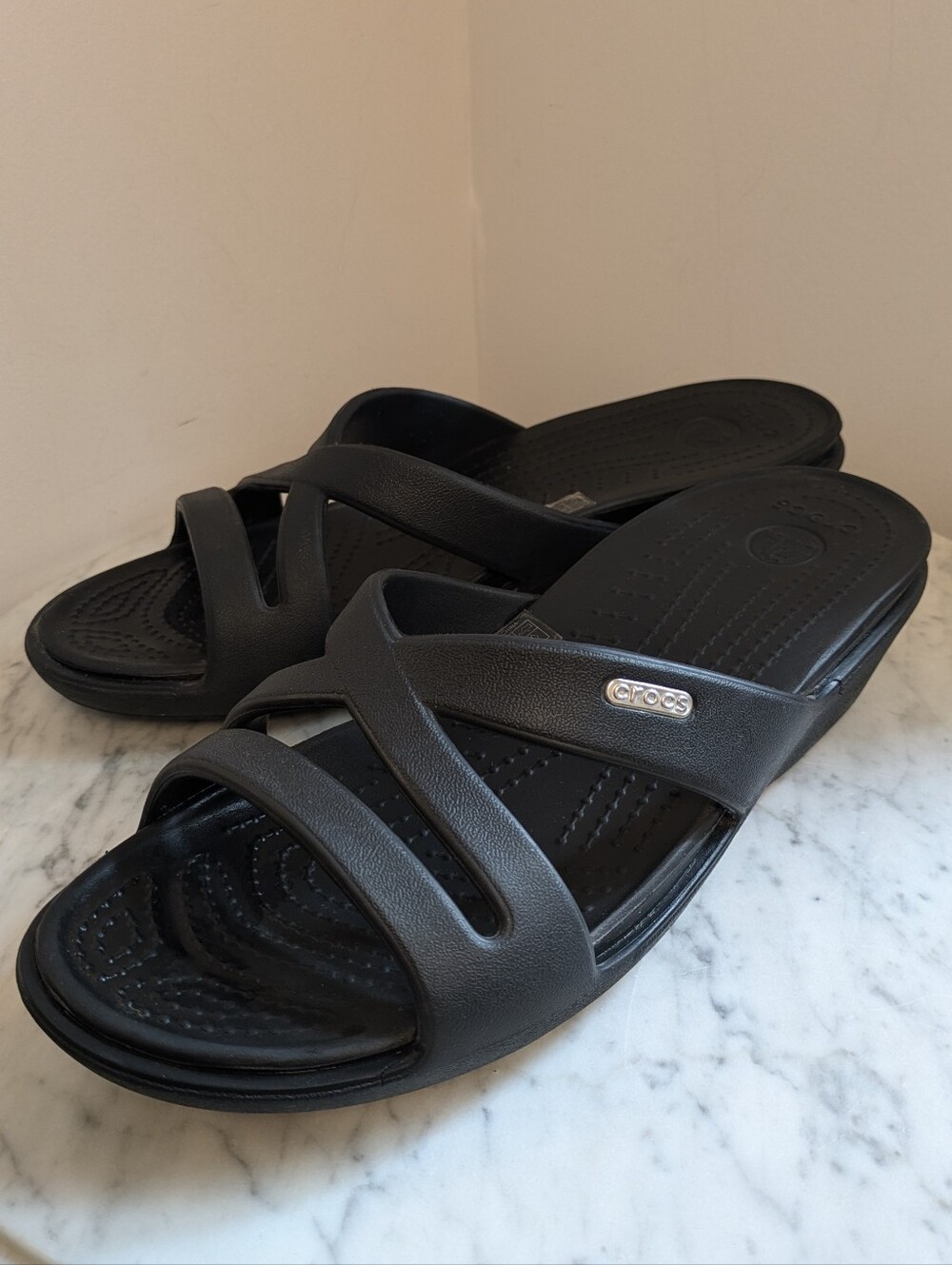 CROCS Patricia II Women’s Black Slip-On Strappy Wedge Sandals Size 9
